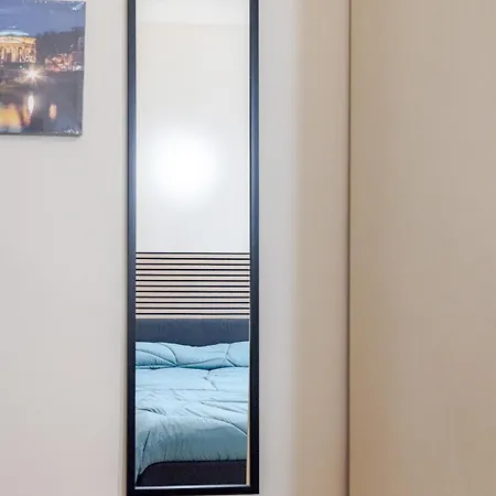 Completa Di Tutto, Metro Fiere Universita Ospedali Apartmán