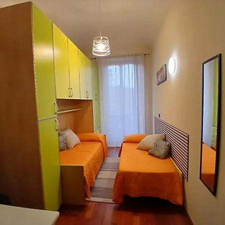 Completa Di Tutto, Metro Fiere Universita Ospedali Apartment *