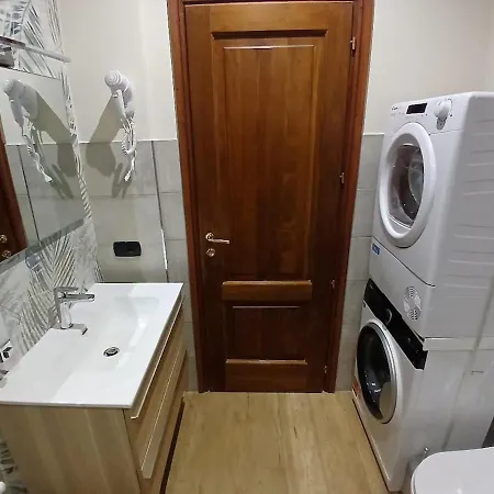 Completa Di Tutto, Metro Fiere Universita Ospedali Apartment