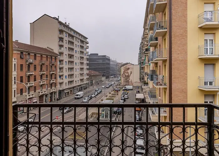 Completa Di Tutto, Metro Fiere Universita Ospedali تورينو