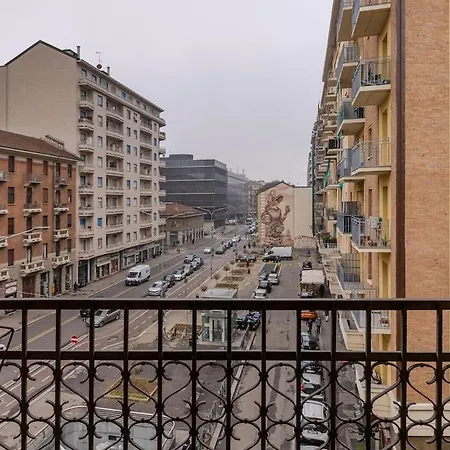 Completa Di Tutto, Metro Fiere Universita Ospedali Τορίνο