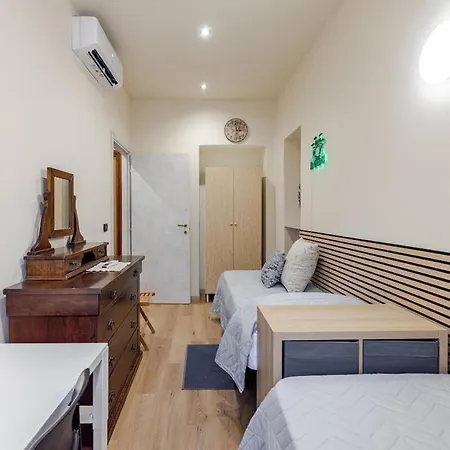 Completa Di Tutto, Metro Fiere Universita Ospedali تورينو