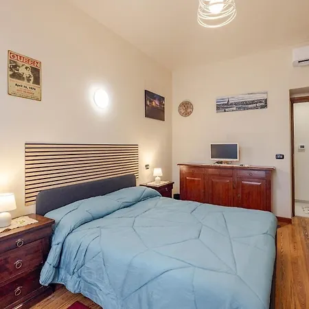 Completa Di Tutto, Metro Fiere Universita Ospedali * Τορίνο