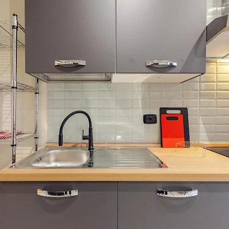 Completa Di Tutto, Metro Fiere Universita Ospedali شقة *