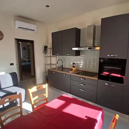 Completa Di Tutto, Metro Fiere Universita Ospedali * Τορίνο