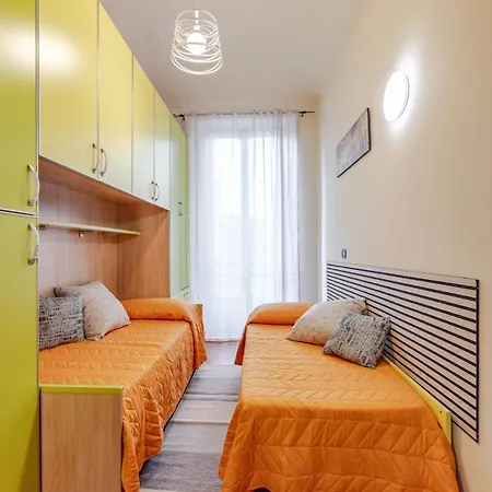 Completa Di Tutto, Metro Fiere Universita Ospedali 都灵